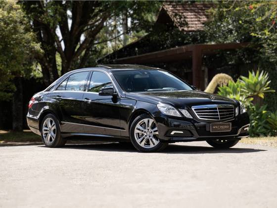 MERCEDES-BENZ E 500 5.5 AVANTGARDE SEDAN V8 GASOLINA 4P AUTOMÁTICO